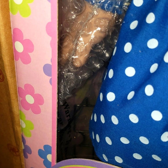 New, Vintage Mrs. Beasley 20" Talking Doll.  “A Family Affair 2000.” - Picture 3 of 7